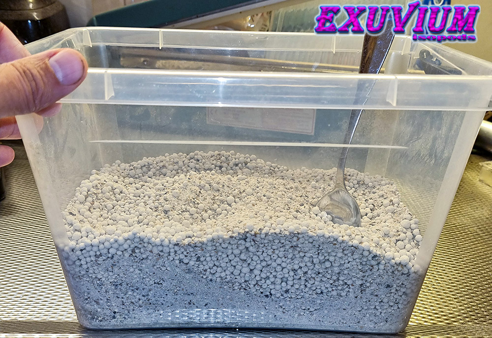 limestone granules and oyster seashell for isopods, millipedes, snails, roaches and other invertebrates. Available, for sale, in stock